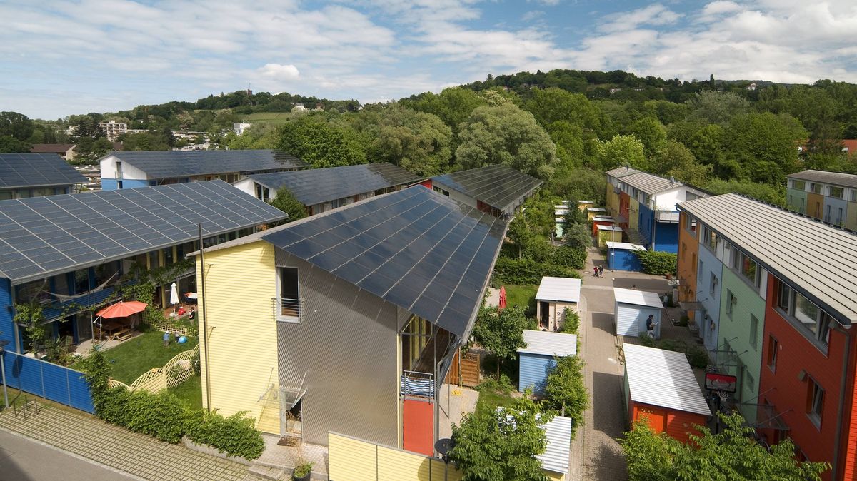 Nové domy musejí být od roku 2030 bez emisí, shodly se státy EU